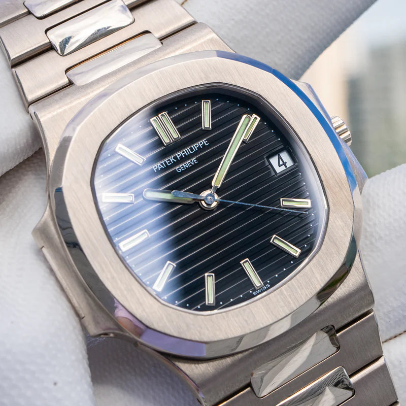 Patek Philippe – Elegant Black Dial