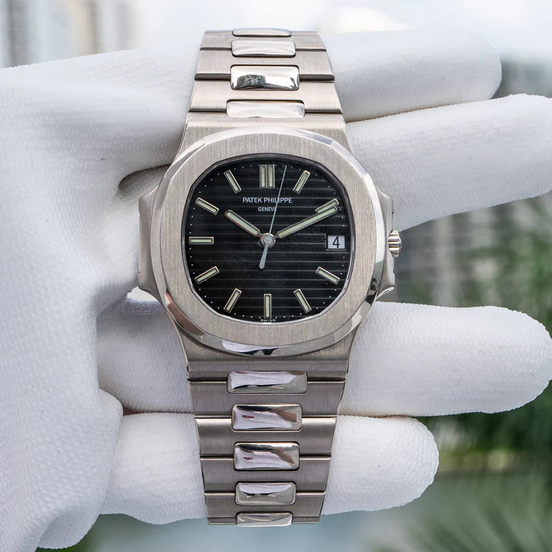 Patek Philippe – Elegant Black Dial