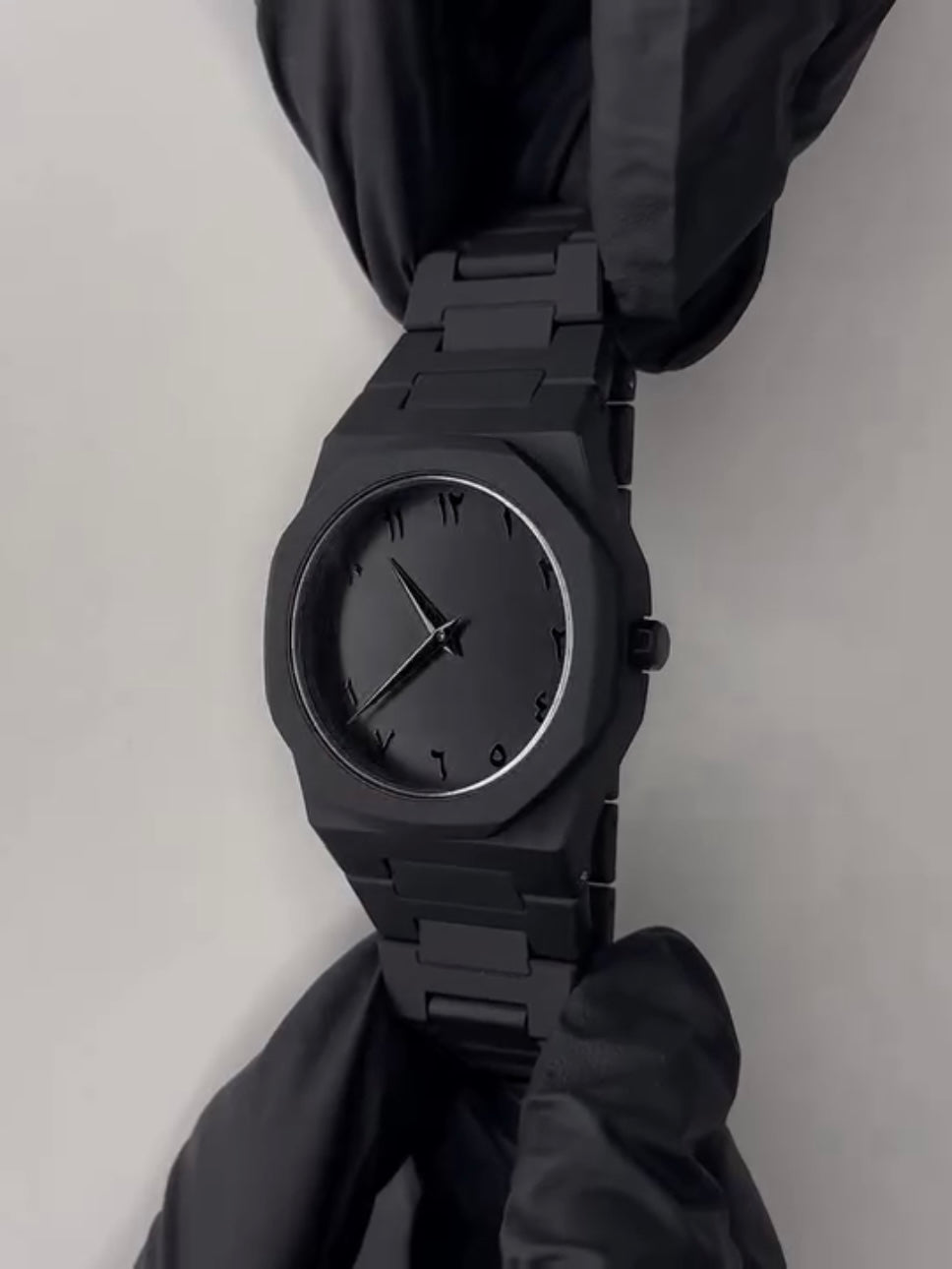 Fiber Aura Unisex Wrist Watch — White & Black, Elegant Design