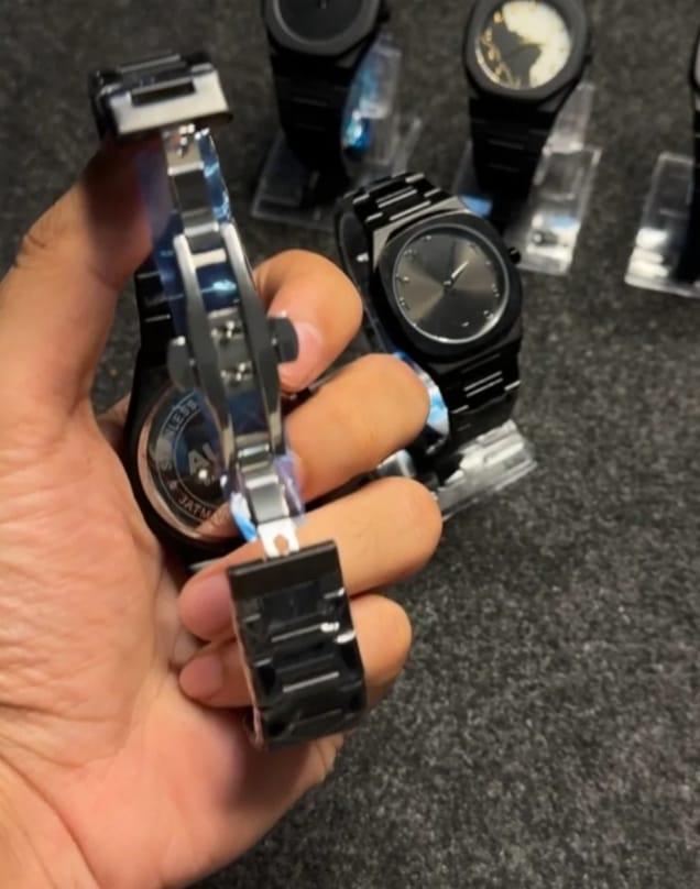 Black Aura – Premium Metal Chain