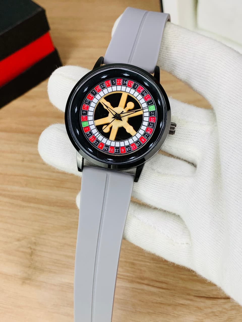 Heyri Rotatory Casino Dial Watch for Men – Magnetic Lock & Silicone Strap (4 Colors)