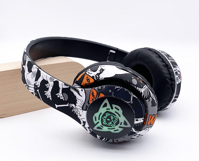 P35 Wireless Headphones – Foldable, High Bass Sound