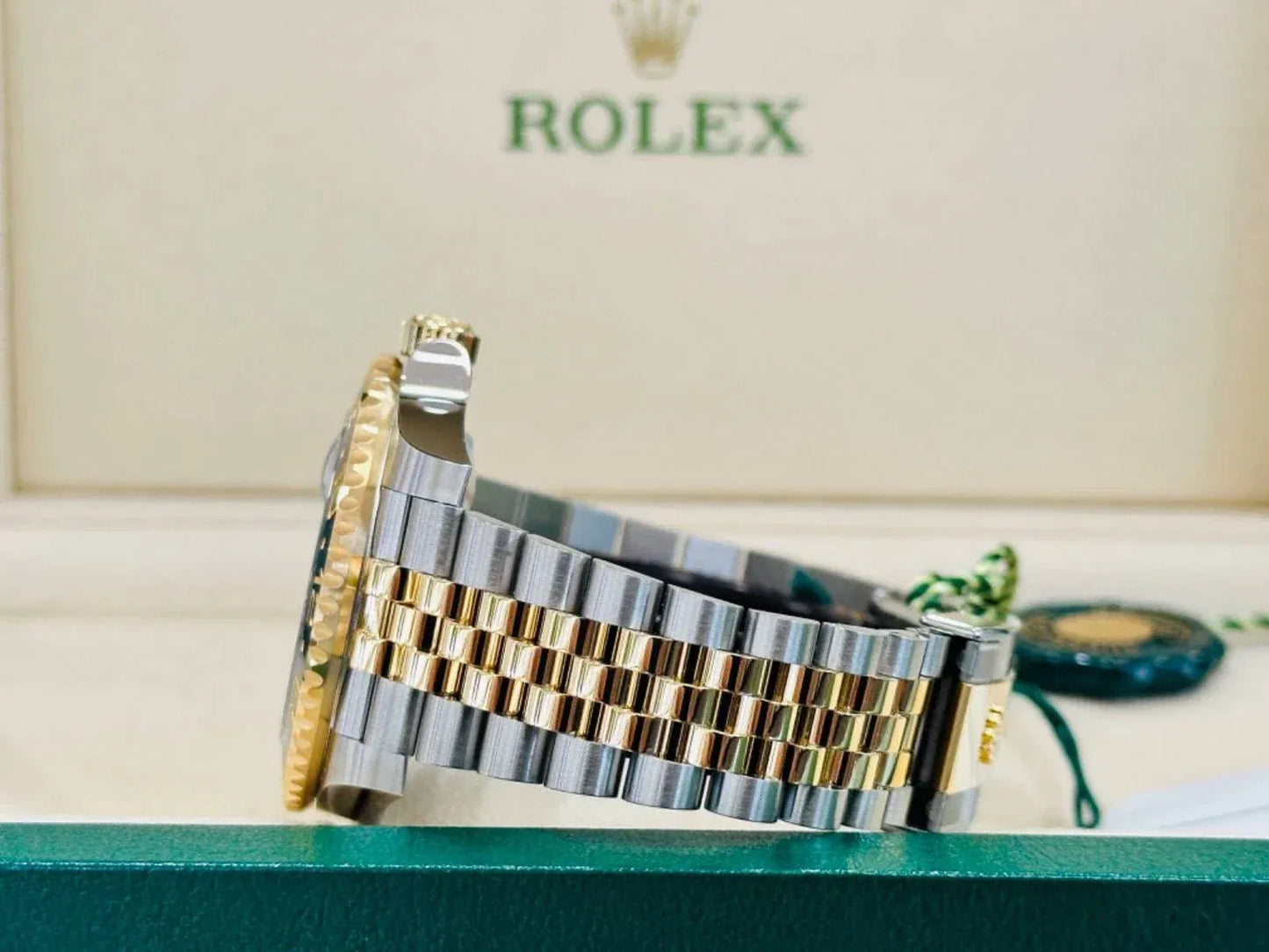 GMT - Master II Style Replica “Root Beer” – Black & Gold Bezel, Two - Tone Jubilee 40mm | storeapna - StoreApna