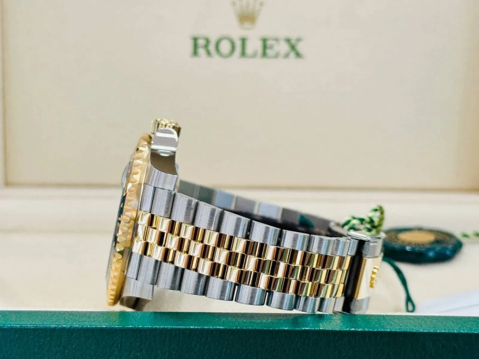 GMT - Master II Style Replica “Root Beer” – Black & Gold Bezel, Two - Tone Jubilee 40mm | storeapna - StoreApna