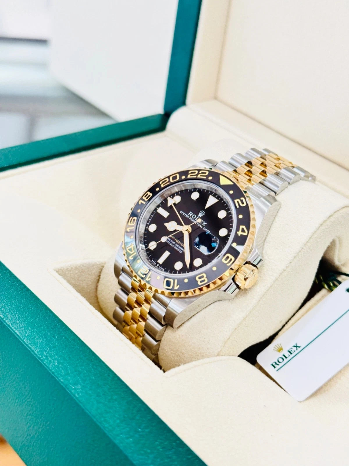 GMT-Master II Style Replica “Root Beer” – Black & Gold Bezel, Two-Tone Jubilee 40mm | storeapna